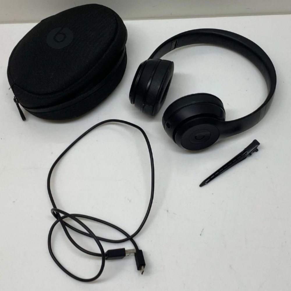 Beats By Dr Dre Solo 3 A1796 Wireless Micro-USB Over Ear BT Headphones P/R